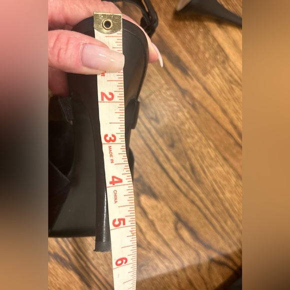 Guess black platform heels - Picture 5 of 5